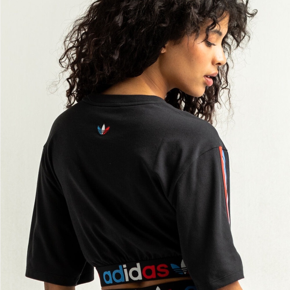 Adidas Adicolor Primeblue Cropped Tee size S (10 AU/NZ) NWT! - Picture 6 of 6